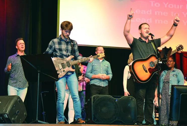 Churches challenged to look beyond their own walls